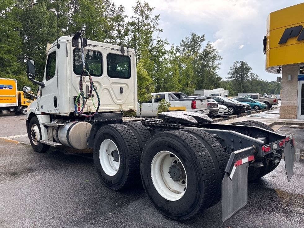 Day Cab Tractor-Heavy Duty Tractors-Freightliner-2020-T12664ST-Ladson-SC-204,233\n\t\tmiles-$ 63,000 - Image 5