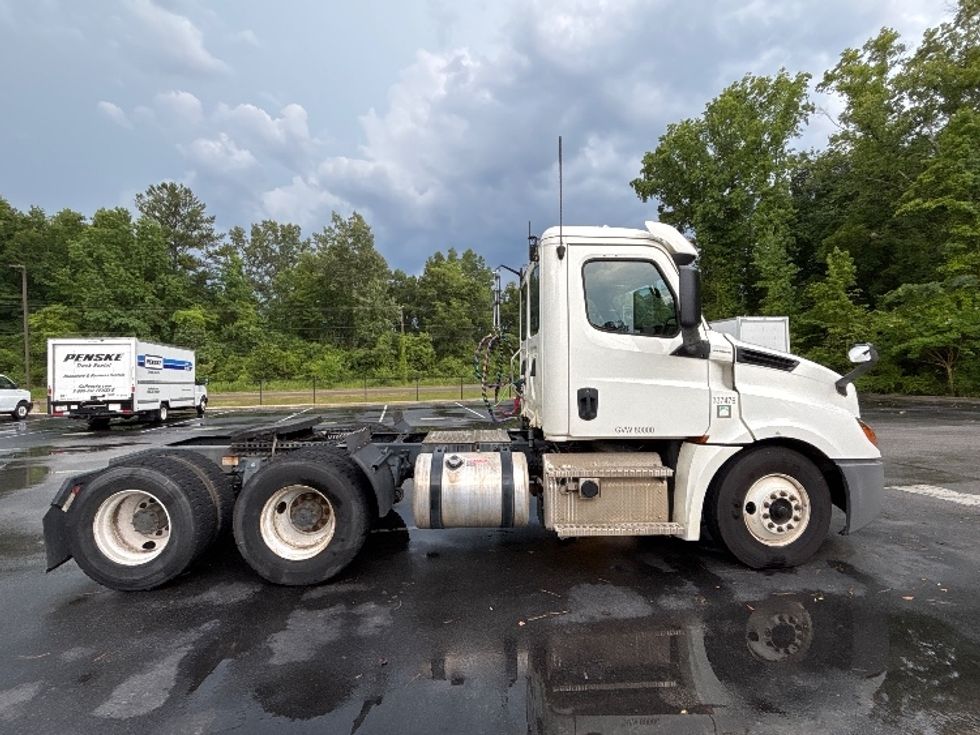 Day Cab Tractor-Heavy Duty Tractors-Freightliner-2020-T12664ST-Ladson-SC-204,233\n\t\tmiles-$ 63,000 - Image 7