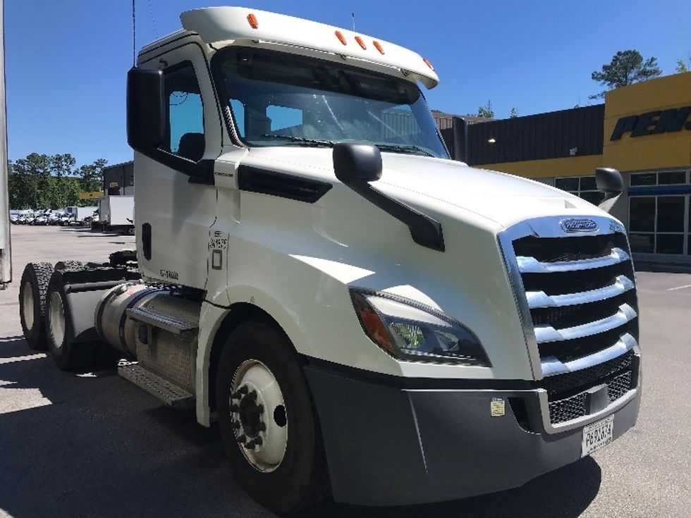 Day Cab Tractor-Heavy Duty Tractors-Freightliner-2020-T12664ST-Ladson-SC-205,945\n\t\tmiles-$ 59,750 - Image 1