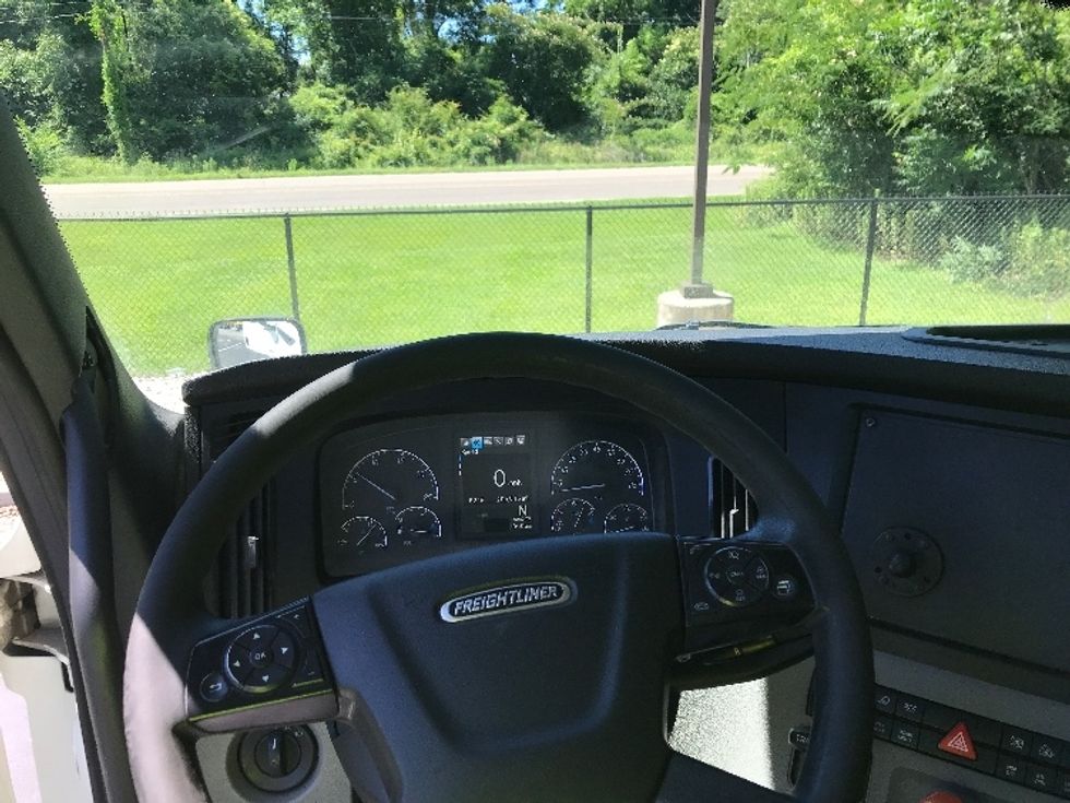 Day Cab Tractor-Heavy Duty Tractors-Freightliner-2020-T12664ST-Ladson-SC-205,945\n\t\tmiles-$ 59,750 - Image 10