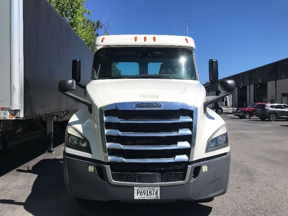 Day Cab Tractor-Heavy Duty Tractors-Freightliner-2020-T12664ST-Ladson-SC-205,945\n\t\tmiles-$ 59,750 - Image 2