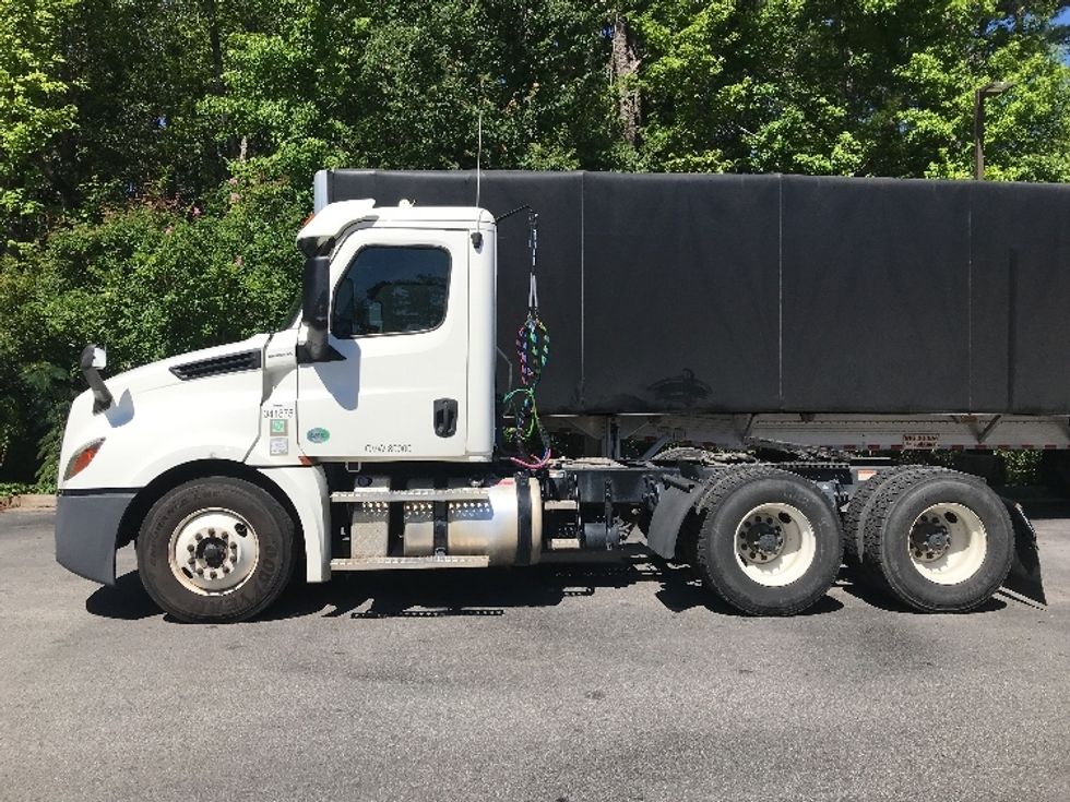 Day Cab Tractor-Heavy Duty Tractors-Freightliner-2020-T12664ST-Ladson-SC-205,945\n\t\tmiles-$ 59,750 - Image 4