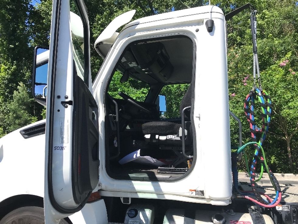 Day Cab Tractor-Heavy Duty Tractors-Freightliner-2020-T12664ST-Ladson-SC-205,945\n\t\tmiles-$ 59,750 - Image 8