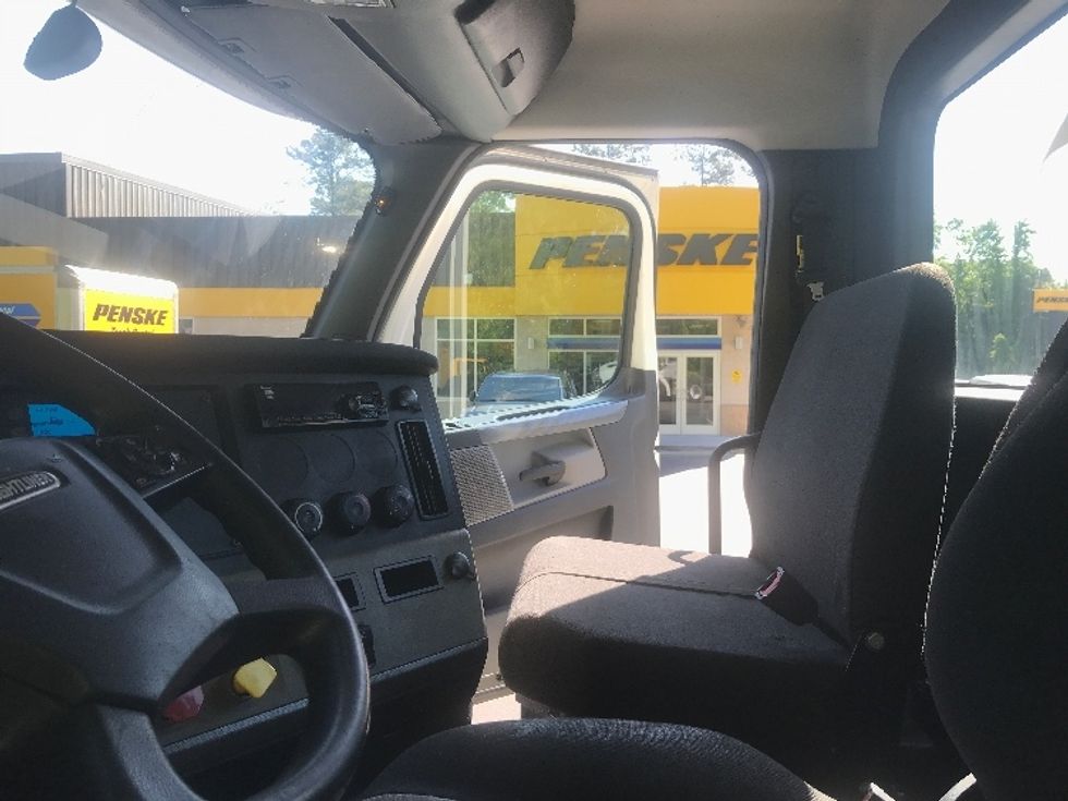 Day Cab Tractor-Heavy Duty Tractors-Freightliner-2020-T12664ST-Ladson-SC-209,666\n\t\tmiles-$ 63,250 - Image 10