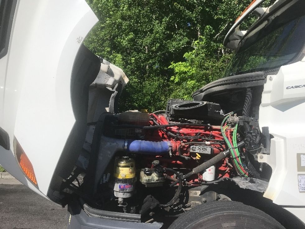 Day Cab Tractor-Heavy Duty Tractors-Freightliner-2020-T12664ST-Ladson-SC-209,666\n\t\tmiles-$ 63,250 - Image 16