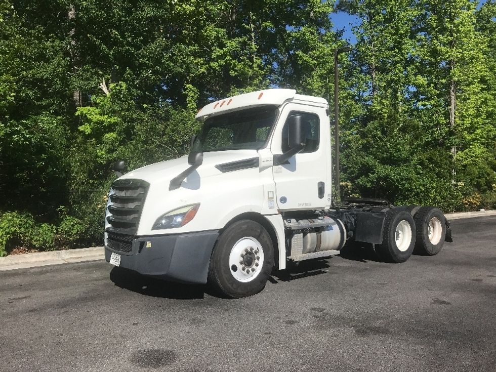 Day Cab Tractor-Heavy Duty Tractors-Freightliner-2020-T12664ST-Ladson-SC-209,666\n\t\tmiles-$ 63,250 - Image 3