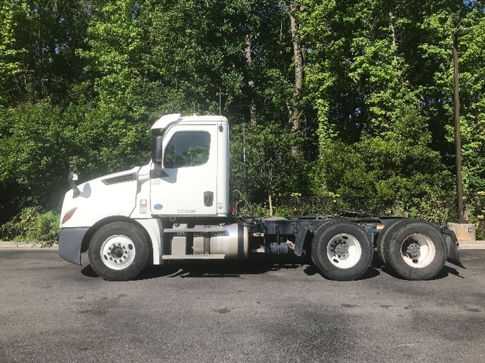 Day Cab Tractor-Heavy Duty Tractors-Freightliner-2020-T12664ST-Ladson-SC-209,666\n\t\tmiles-$ 63,250 - Image 4