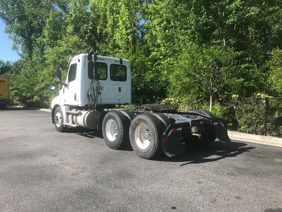Day Cab Tractor-Heavy Duty Tractors-Freightliner-2020-T12664ST-Ladson-SC-209,666\n\t\tmiles-$ 63,250 - Image 5