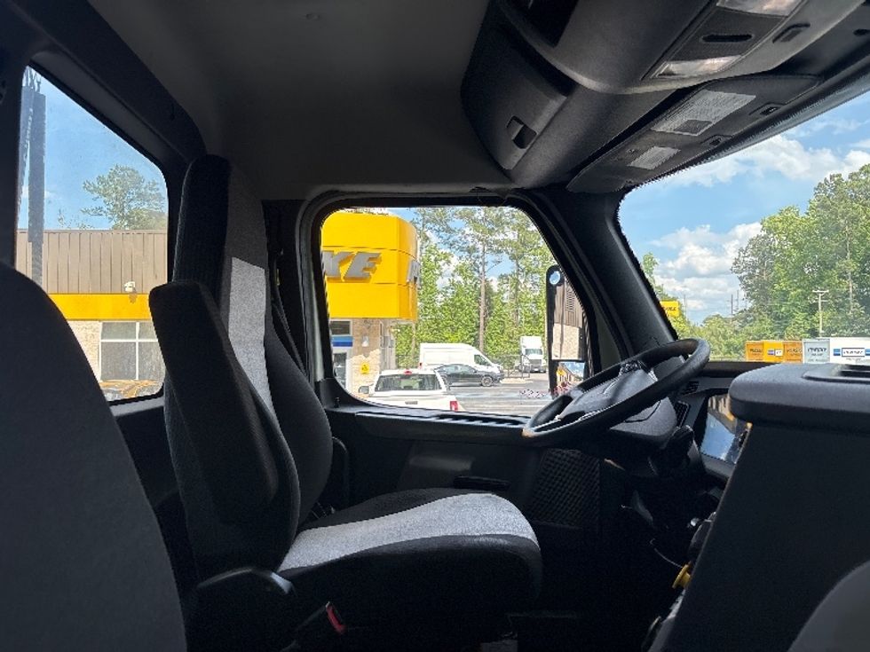Day Cab Tractor-Heavy Duty Tractors-Freightliner-2020-T12664ST-Ladson-SC-213,752\n\t\tmiles-$ 62,250 - Image 14