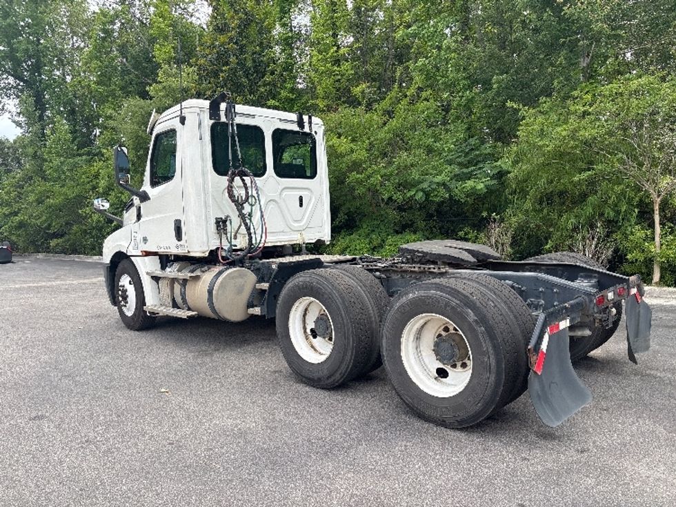 Day Cab Tractor-Heavy Duty Tractors-Freightliner-2020-T12664ST-Ladson-SC-213,752\n\t\tmiles-$ 62,250 - Image 5