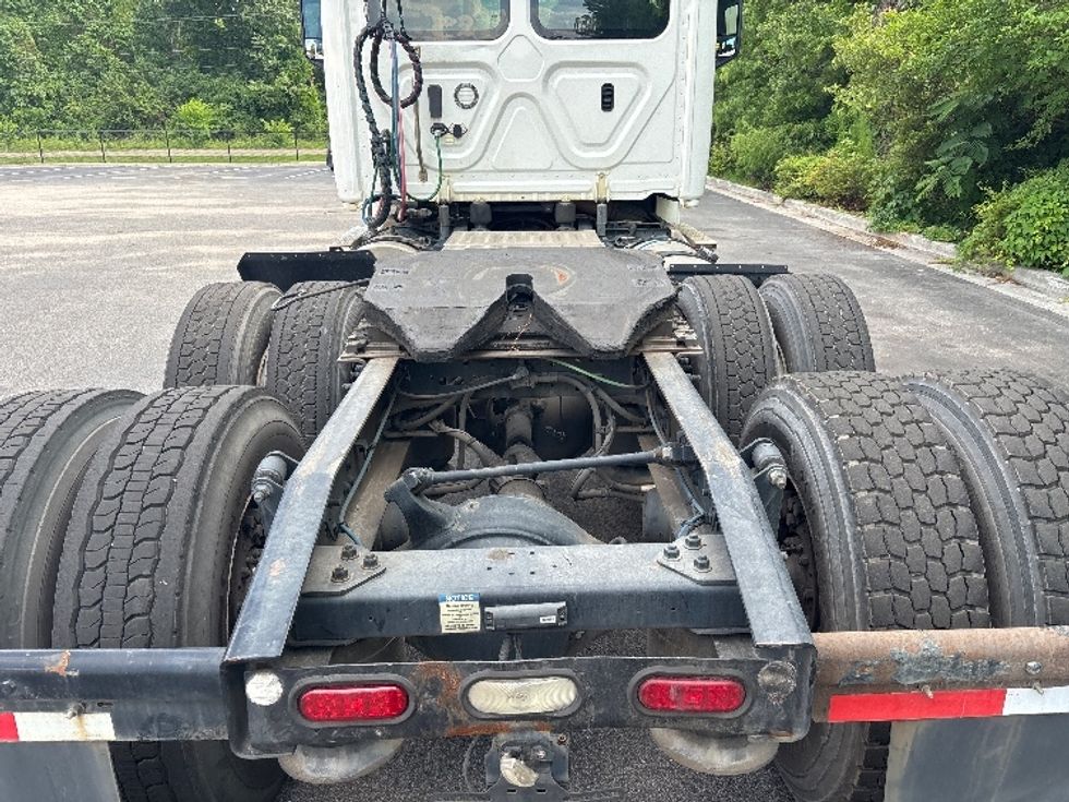 Day Cab Tractor-Heavy Duty Tractors-Freightliner-2020-T12664ST-Ladson-SC-213,752\n\t\tmiles-$ 62,250 - Image 6