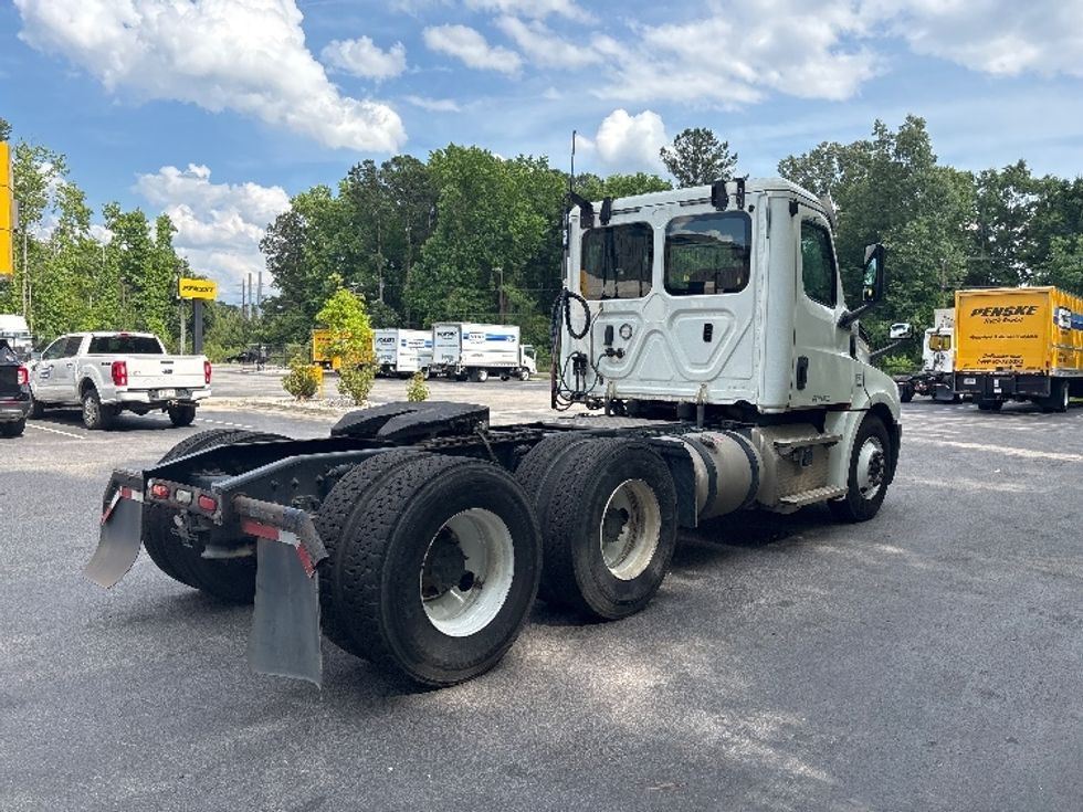 Day Cab Tractor-Heavy Duty Tractors-Freightliner-2020-T12664ST-Ladson-SC-213,752\n\t\tmiles-$ 62,250 - Image 7