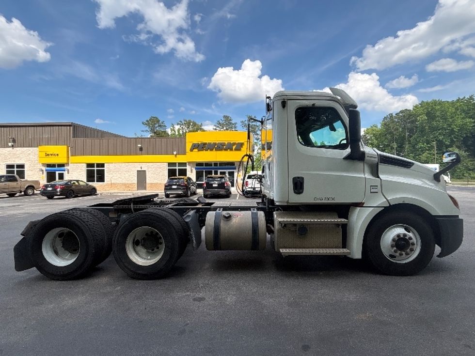 Day Cab Tractor-Heavy Duty Tractors-Freightliner-2020-T12664ST-Ladson-SC-213,752\n\t\tmiles-$ 62,250 - Image 8