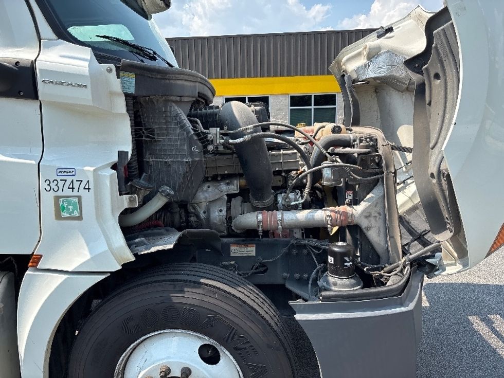 Day Cab Tractor-Heavy Duty Tractors-Freightliner-2020-T12664ST-Ladson-SC-217,090\n\t\tmiles-$ 62,250 - Image 15