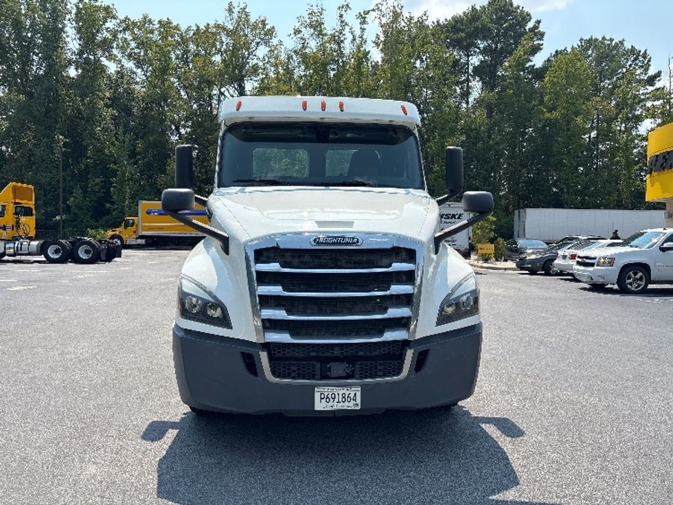 Day Cab Tractor-Heavy Duty Tractors-Freightliner-2020-T12664ST-Ladson-SC-217,090\n\t\tmiles-$ 62,250 - Image 2