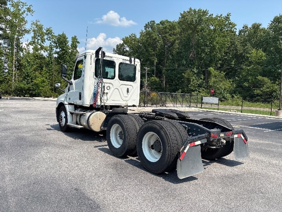 Day Cab Tractor-Heavy Duty Tractors-Freightliner-2020-T12664ST-Ladson-SC-217,090\n\t\tmiles-$ 62,250 - Image 5