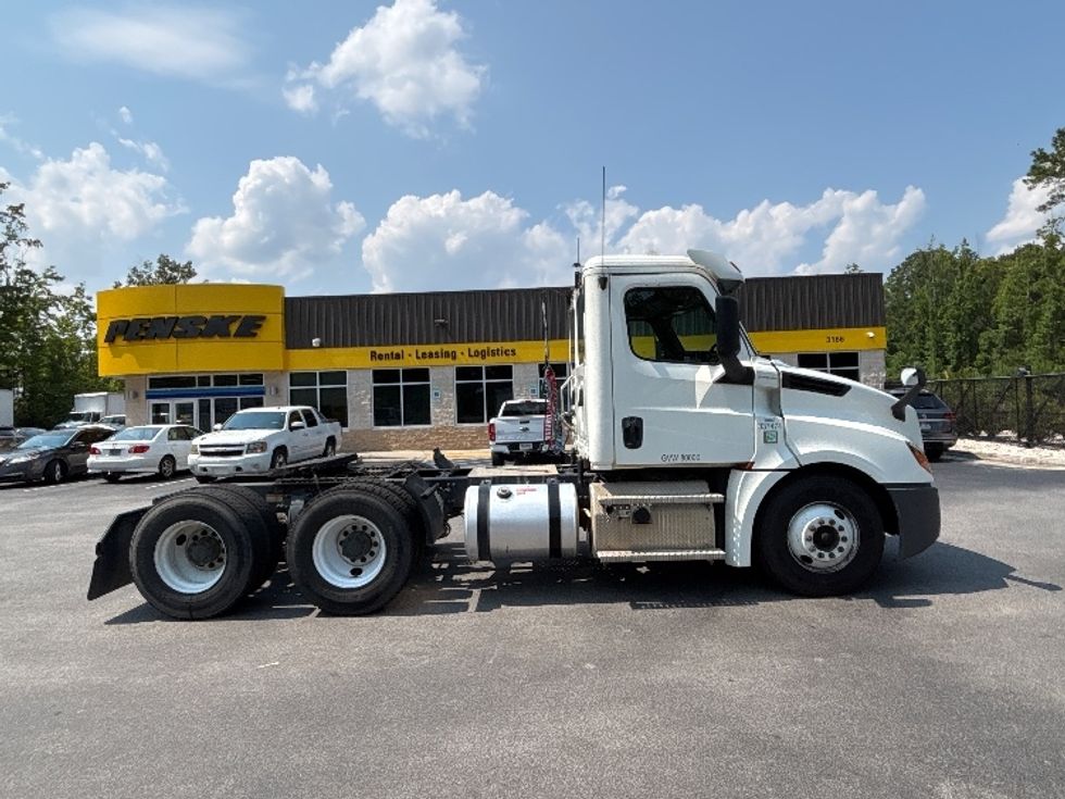 Day Cab Tractor-Heavy Duty Tractors-Freightliner-2020-T12664ST-Ladson-SC-217,090\n\t\tmiles-$ 62,250 - Image 8