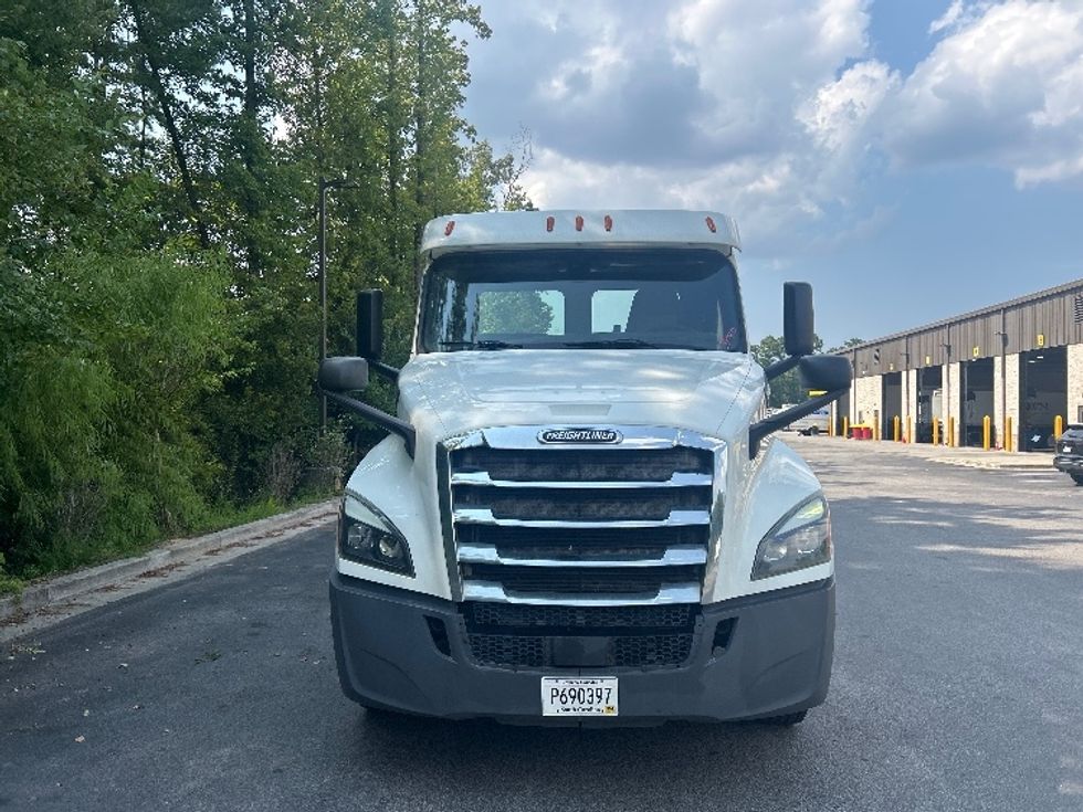 Day Cab Tractor-Heavy Duty Tractors-Freightliner-2020-T12664ST-Ladson-SC-270,733\n\t\tmiles-$ 53,000 - Image 2