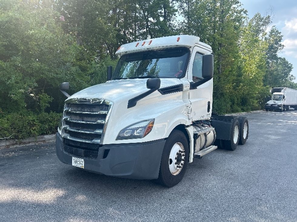 Day Cab Tractor-Heavy Duty Tractors-Freightliner-2020-T12664ST-Ladson-SC-270,733\n\t\tmiles-$ 53,000 - Image 3