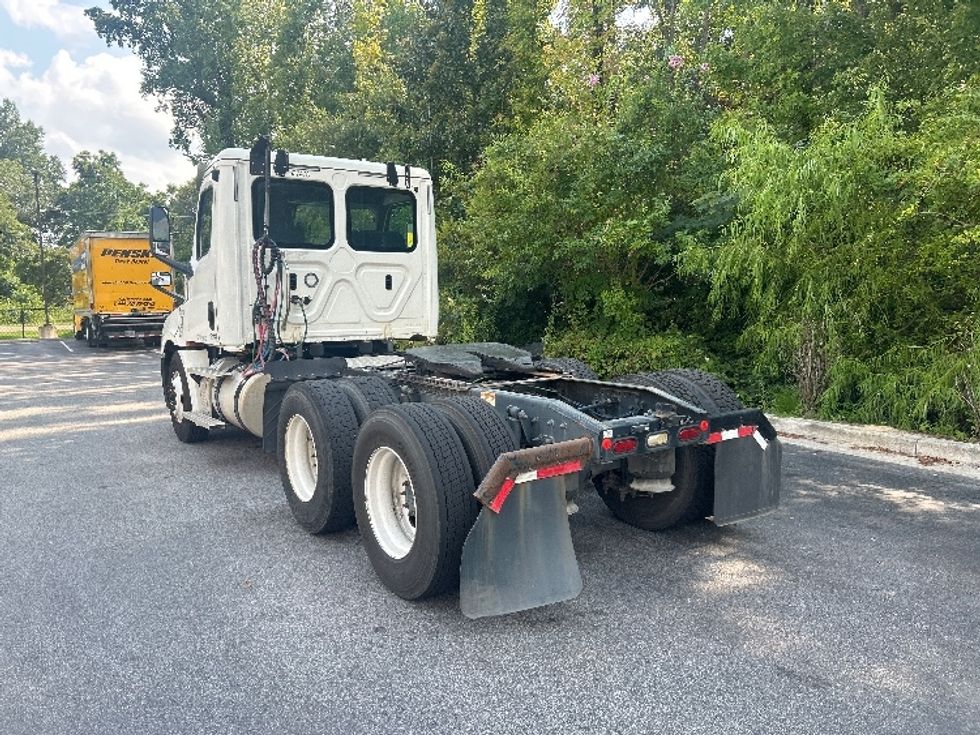Day Cab Tractor-Heavy Duty Tractors-Freightliner-2020-T12664ST-Ladson-SC-270,733\n\t\tmiles-$ 53,000 - Image 5