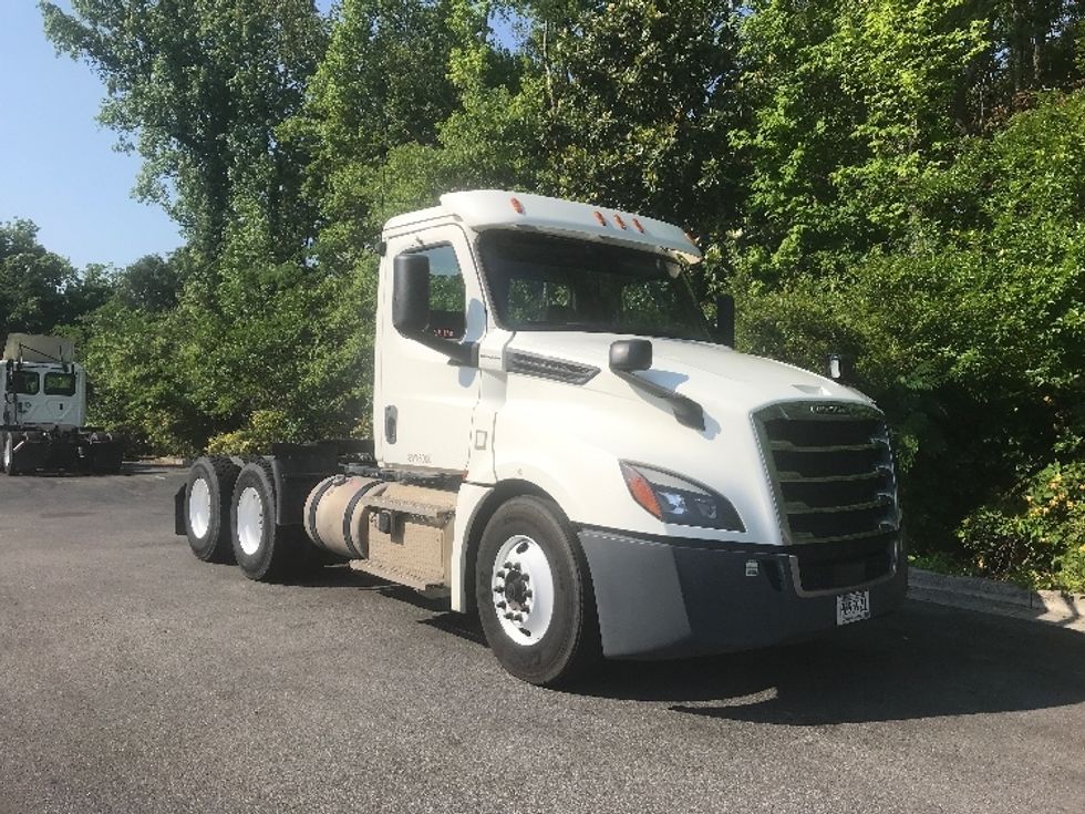 Day Cab Tractor-Heavy Duty Tractors-Freightliner-2020-T12664ST-Ladson-SC-271,169\n\t\tmiles-$ 50,000 - Image 1