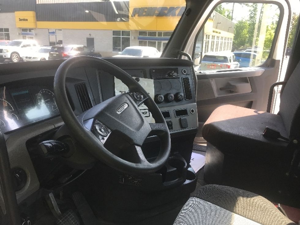 Day Cab Tractor-Heavy Duty Tractors-Freightliner-2020-T12664ST-Ladson-SC-271,169\n\t\tmiles-$ 50,000 - Image 10