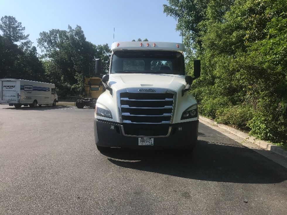 Day Cab Tractor-Heavy Duty Tractors-Freightliner-2020-T12664ST-Ladson-SC-271,169\n\t\tmiles-$ 50,000 - Image 2