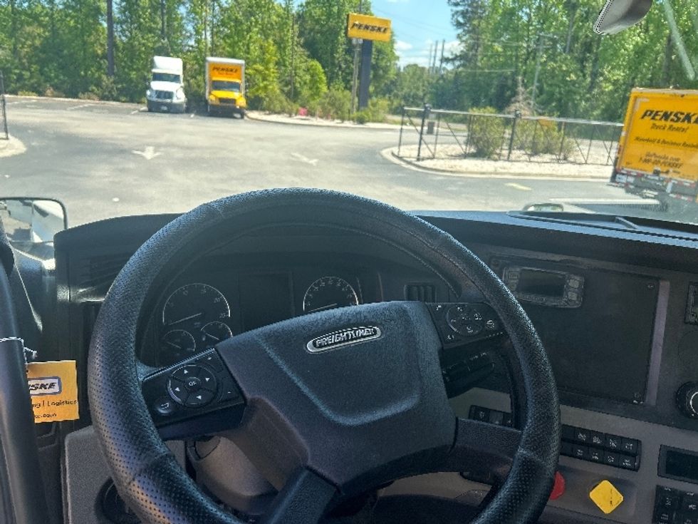 Day Cab Tractor-Heavy Duty Tractors-Freightliner-2020-T12664ST-Ladson-SC-290,551\n\t\tmiles-$ 53,250 - Image 11