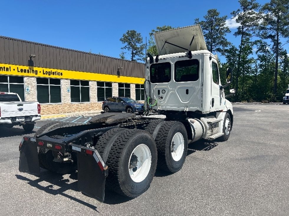 Day Cab Tractor-Heavy Duty Tractors-Freightliner-2020-T12664ST-Ladson-SC-290,551\n\t\tmiles-$ 53,250 - Image 7