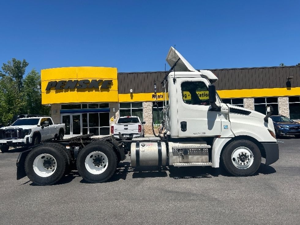 Day Cab Tractor-Heavy Duty Tractors-Freightliner-2020-T12664ST-Ladson-SC-290,551\n\t\tmiles-$ 53,250 - Image 8
