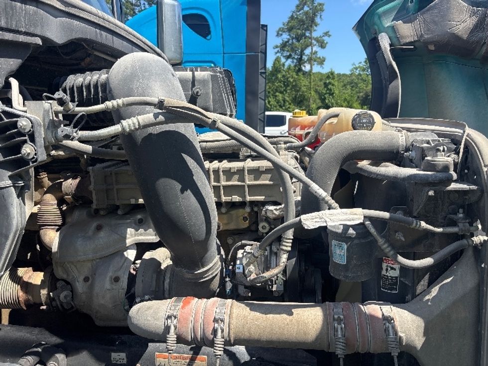 Day Cab Tractor-Heavy Duty Tractors-Freightliner-2020-T12664ST-Ladson-SC-480,159\n\t\tmiles-$ 13,000 - Image 15