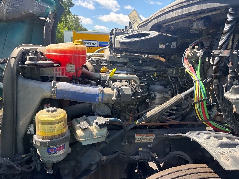 Day Cab Tractor-Heavy Duty Tractors-Freightliner-2020-T12664ST-Ladson-SC-480,159\n\t\tmiles-$ 13,000 - Image 16