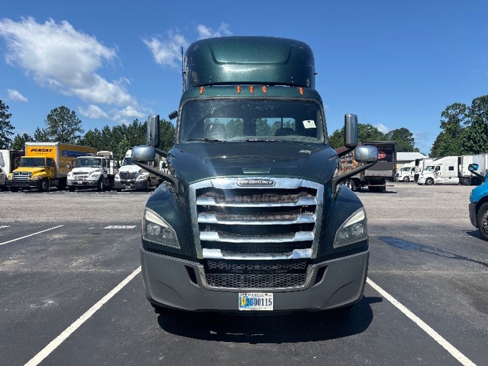 Day Cab Tractor-Heavy Duty Tractors-Freightliner-2020-T12664ST-Ladson-SC-480,159\n\t\tmiles-$ 13,000 - Image 2