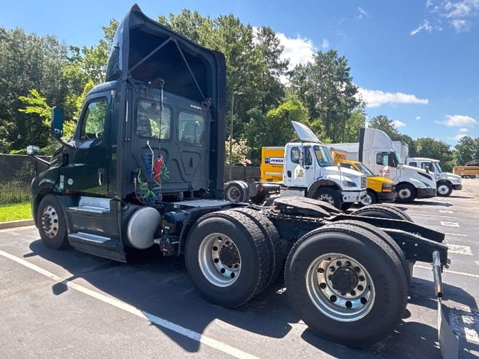 Day Cab Tractor-Heavy Duty Tractors-Freightliner-2020-T12664ST-Ladson-SC-480,159\n\t\tmiles-$ 13,000 - Image 5