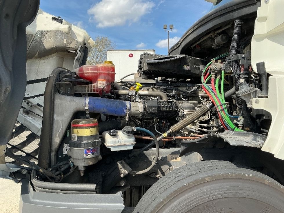 Day Cab Tractor-Heavy Duty Tractors-Freightliner-2020-T12664ST-Lafayette-LA-245,940\n\t\tmiles-$ 56,750 - Image 16