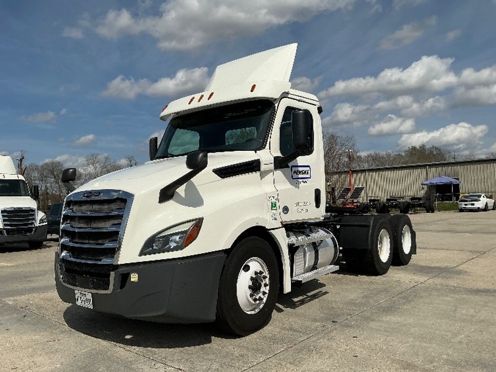 Day Cab Tractor-Heavy Duty Tractors-Freightliner-2020-T12664ST-Lafayette-LA-245,940\n\t\tmiles-$ 56,750 - Image 3