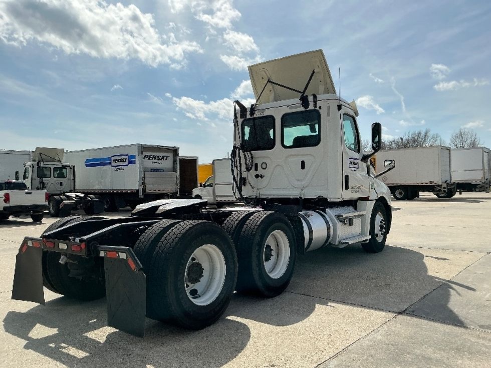 Day Cab Tractor-Heavy Duty Tractors-Freightliner-2020-T12664ST-Lafayette-LA-245,940\n\t\tmiles-$ 56,750 - Image 7