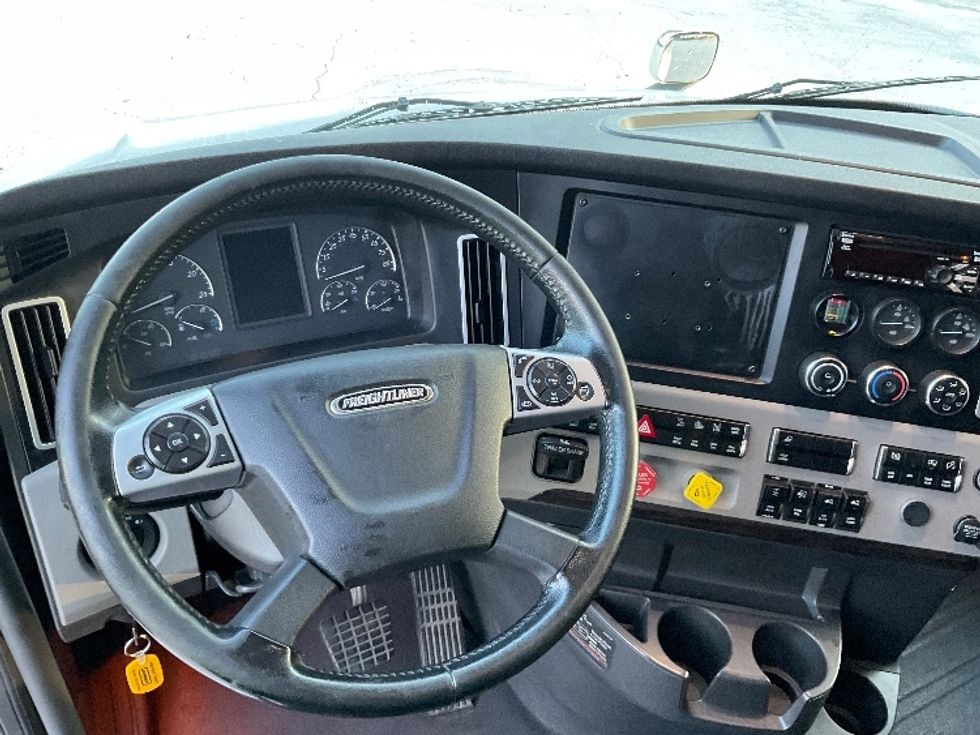 Day Cab Tractor-Heavy Duty Tractors-Freightliner-2020-T12664ST-Lakeland-FL-276,167\n\t\tmiles-$ 57,250 - Image 11