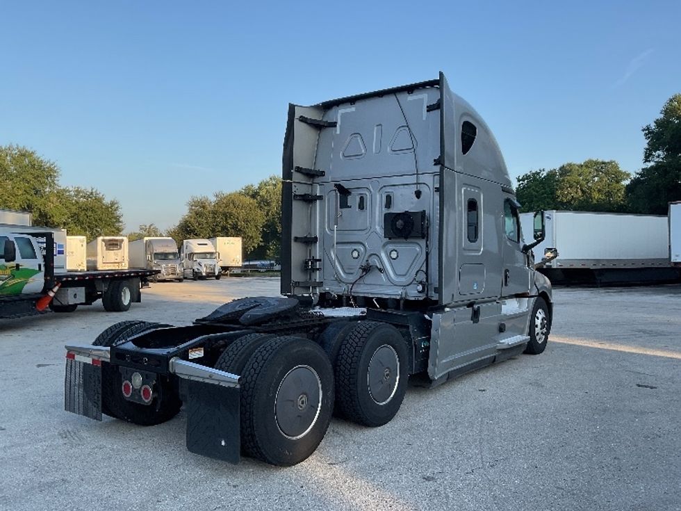 Day Cab Tractor-Heavy Duty Tractors-Freightliner-2020-T12664ST-Lakeland-FL-276,167\n\t\tmiles-$ 57,250 - Image 7