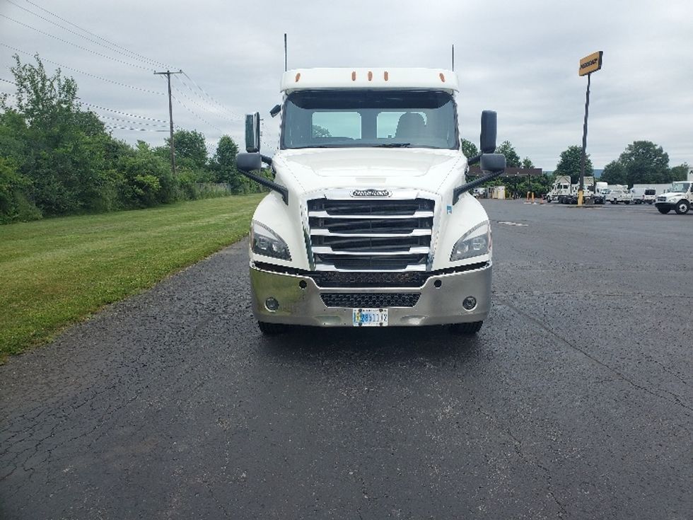 Day Cab Tractor-Heavy Duty Tractors-Freightliner-2020-T12664ST-Lancaster-PA-476,468\n\t\tmiles-$ 41,000 - Image 2