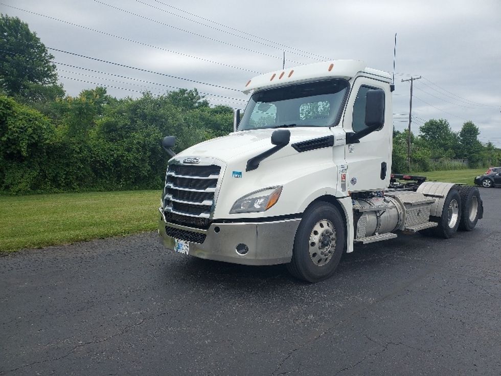 Day Cab Tractor-Heavy Duty Tractors-Freightliner-2020-T12664ST-Lancaster-PA-476,468\n\t\tmiles-$ 41,000 - Image 3