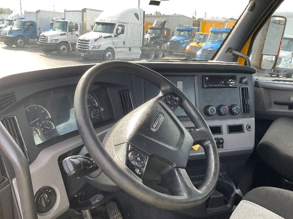 Day Cab Tractor-Heavy Duty Tractors-Freightliner-2020-T12664ST-Lancaster-PA-536,586\n\t\tmiles-$ 34,500 - Image 10
