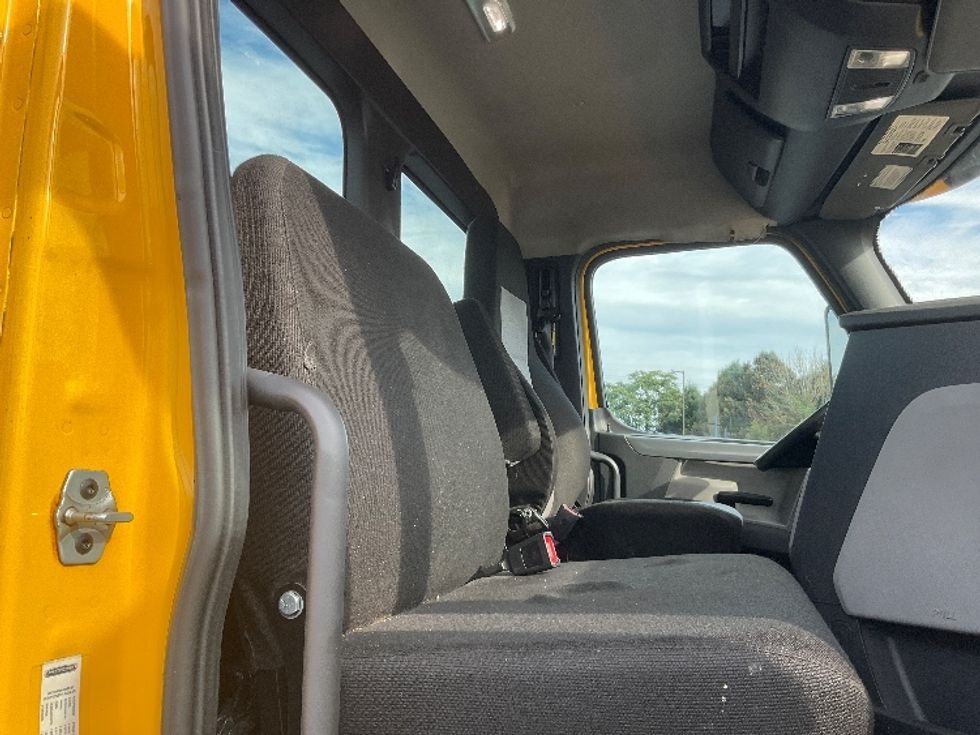 Day Cab Tractor-Heavy Duty Tractors-Freightliner-2020-T12664ST-Lancaster-PA-536,586\n\t\tmiles-$ 34,500 - Image 14