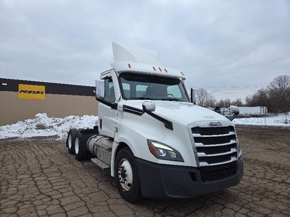 Day Cab Tractor-Heavy Duty Tractors-Freightliner-2020-T12664ST-Lansing-MI-172,419\n\t\tmiles-$ 59,000 - Image 1