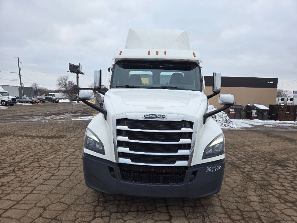Day Cab Tractor-Heavy Duty Tractors-Freightliner-2020-T12664ST-Lansing-MI-172,419\n\t\tmiles-$ 59,000 - Image 2