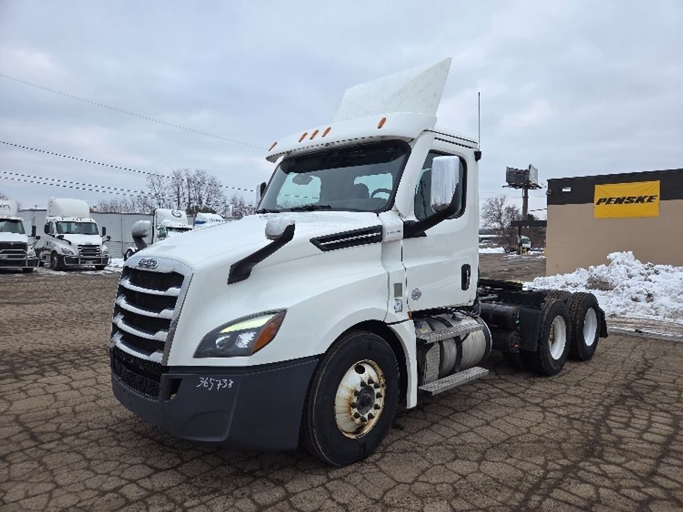 Day Cab Tractor-Heavy Duty Tractors-Freightliner-2020-T12664ST-Lansing-MI-172,419\n\t\tmiles-$ 59,000 - Image 3