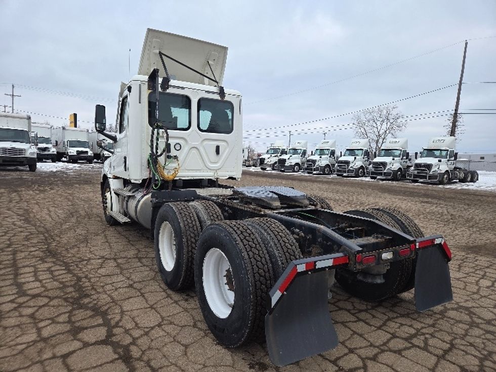 Day Cab Tractor-Heavy Duty Tractors-Freightliner-2020-T12664ST-Lansing-MI-172,419\n\t\tmiles-$ 59,000 - Image 5