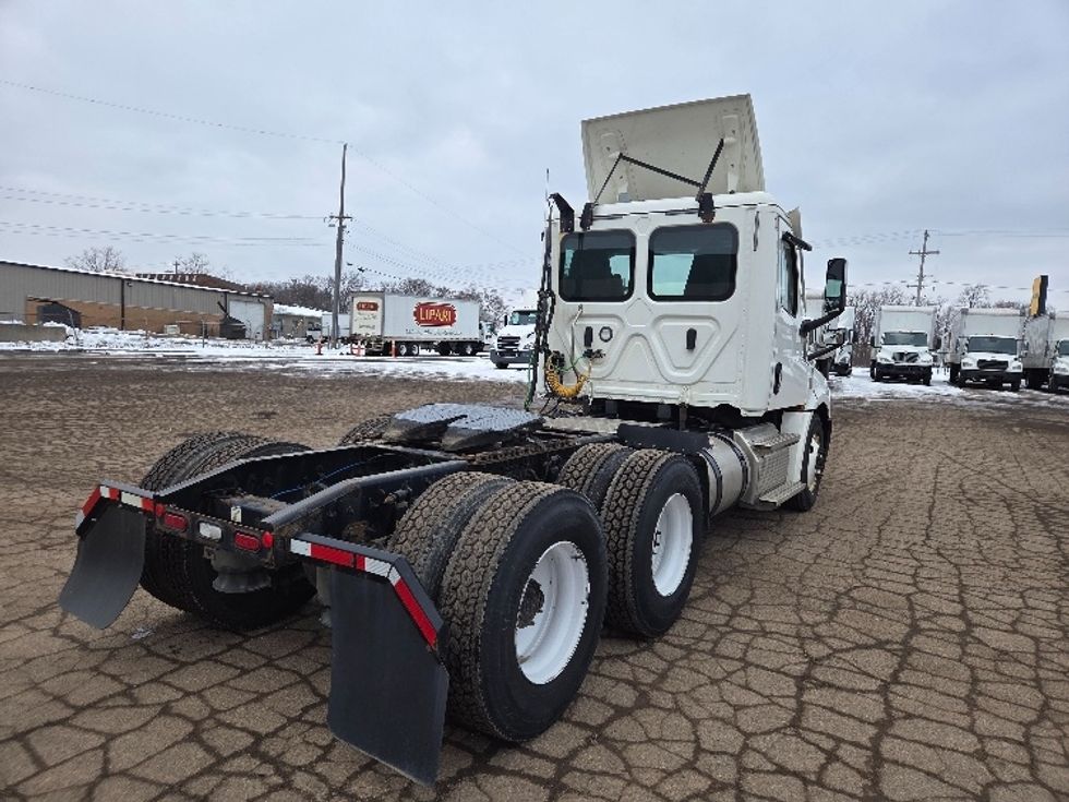 Day Cab Tractor-Heavy Duty Tractors-Freightliner-2020-T12664ST-Lansing-MI-172,419\n\t\tmiles-$ 59,000 - Image 7