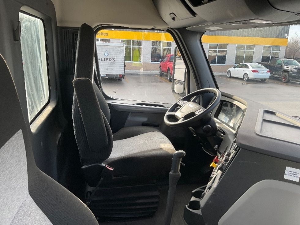 Day Cab Tractor-Heavy Duty Tractors-Freightliner-2020-T12664ST-Lansing-MI-285,239\n\t\tmiles-$ 48,000 - Image 14