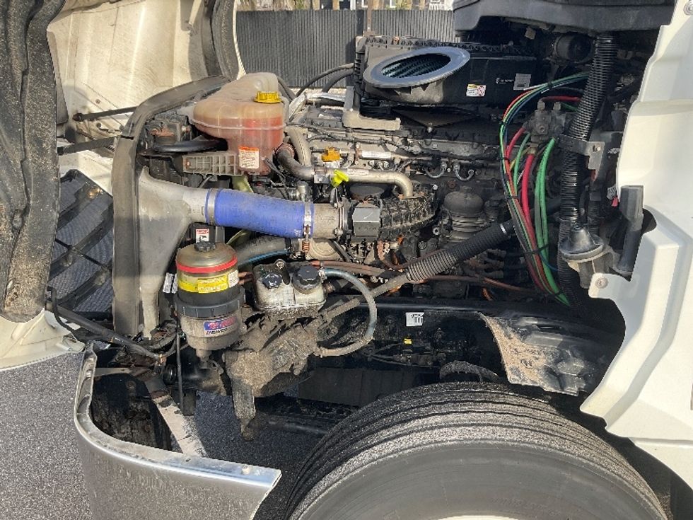 Day Cab Tractor-Heavy Duty Tractors-Freightliner-2020-T12664ST-Lansing-MI-285,239\n\t\tmiles-$ 48,000 - Image 16